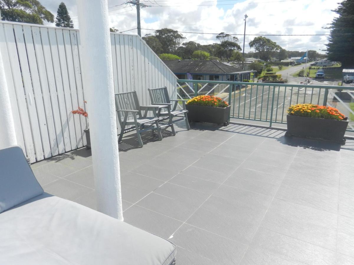 Hotel Oceanside Hawks Nest Exterior foto